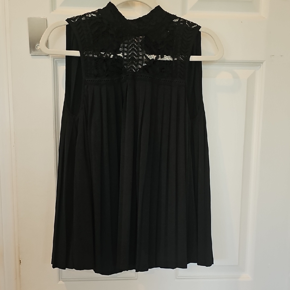 Black Sleeveless Lace Top